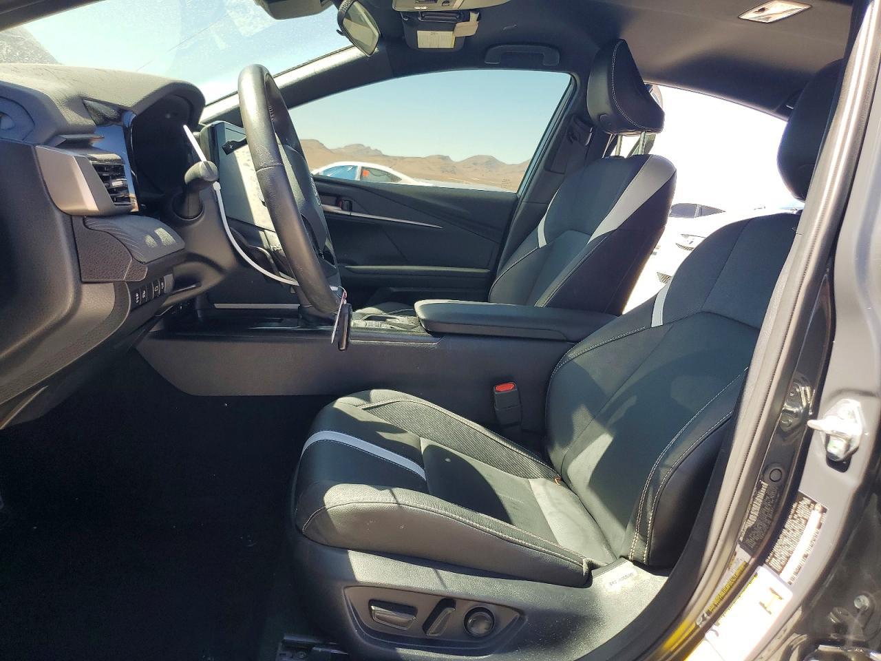 2025 Toyota Camry Se - Фото 7