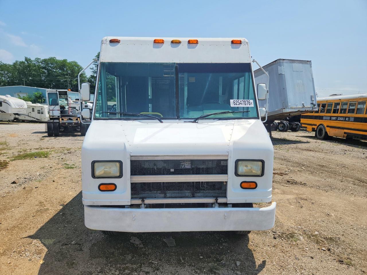2000 Ford F-59 - Фото 5