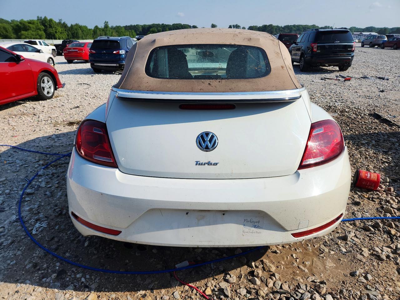 2019 Volkswagen Beetle S - Image 6