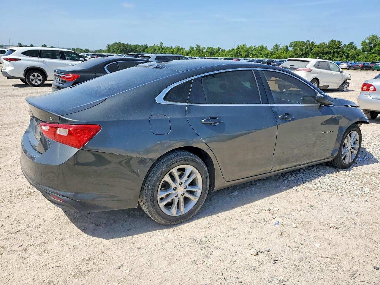 2018 Chevrolet Malibu Lt - Image 3
