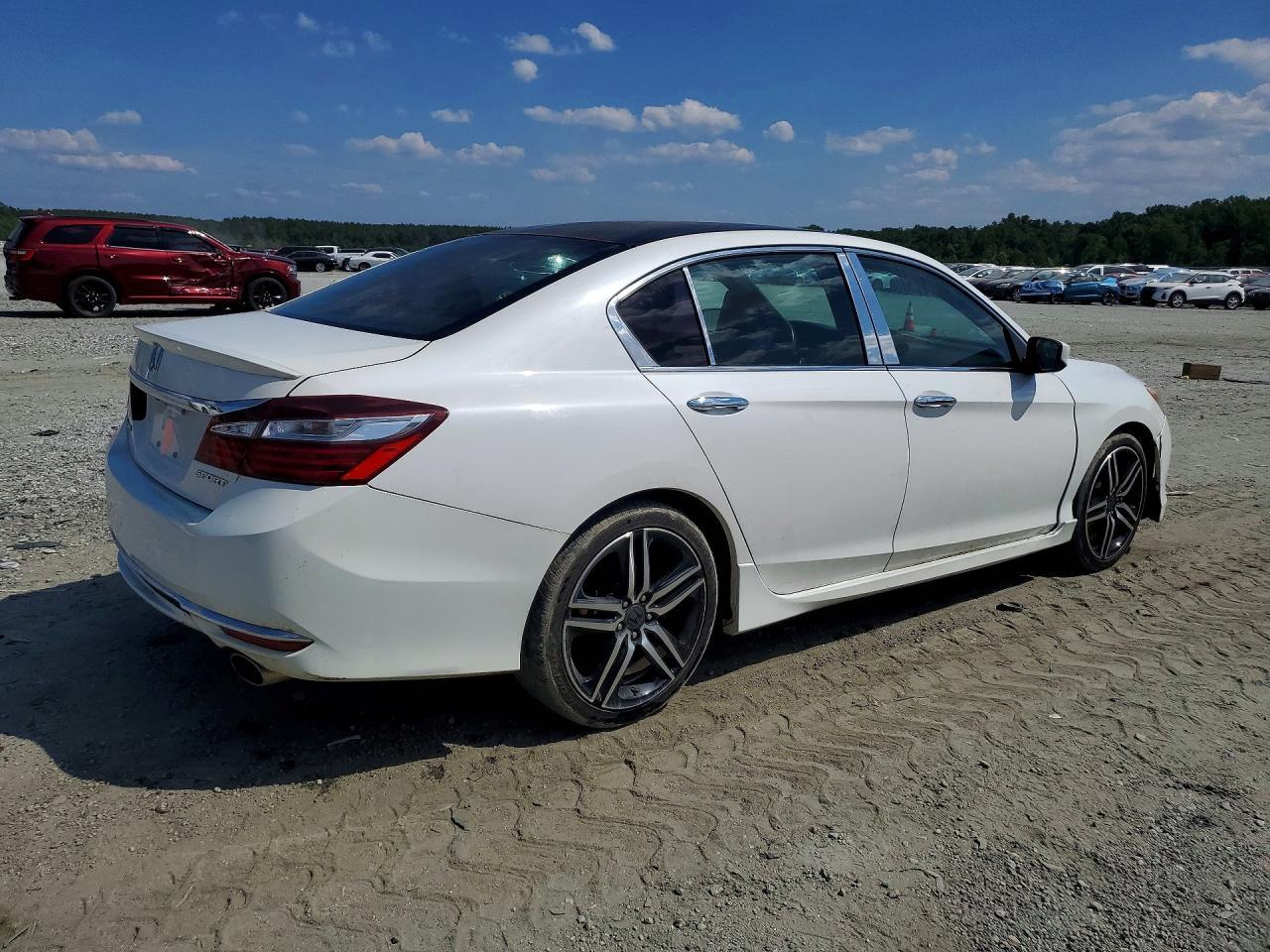 2016 Honda Accord Sport - Image 3