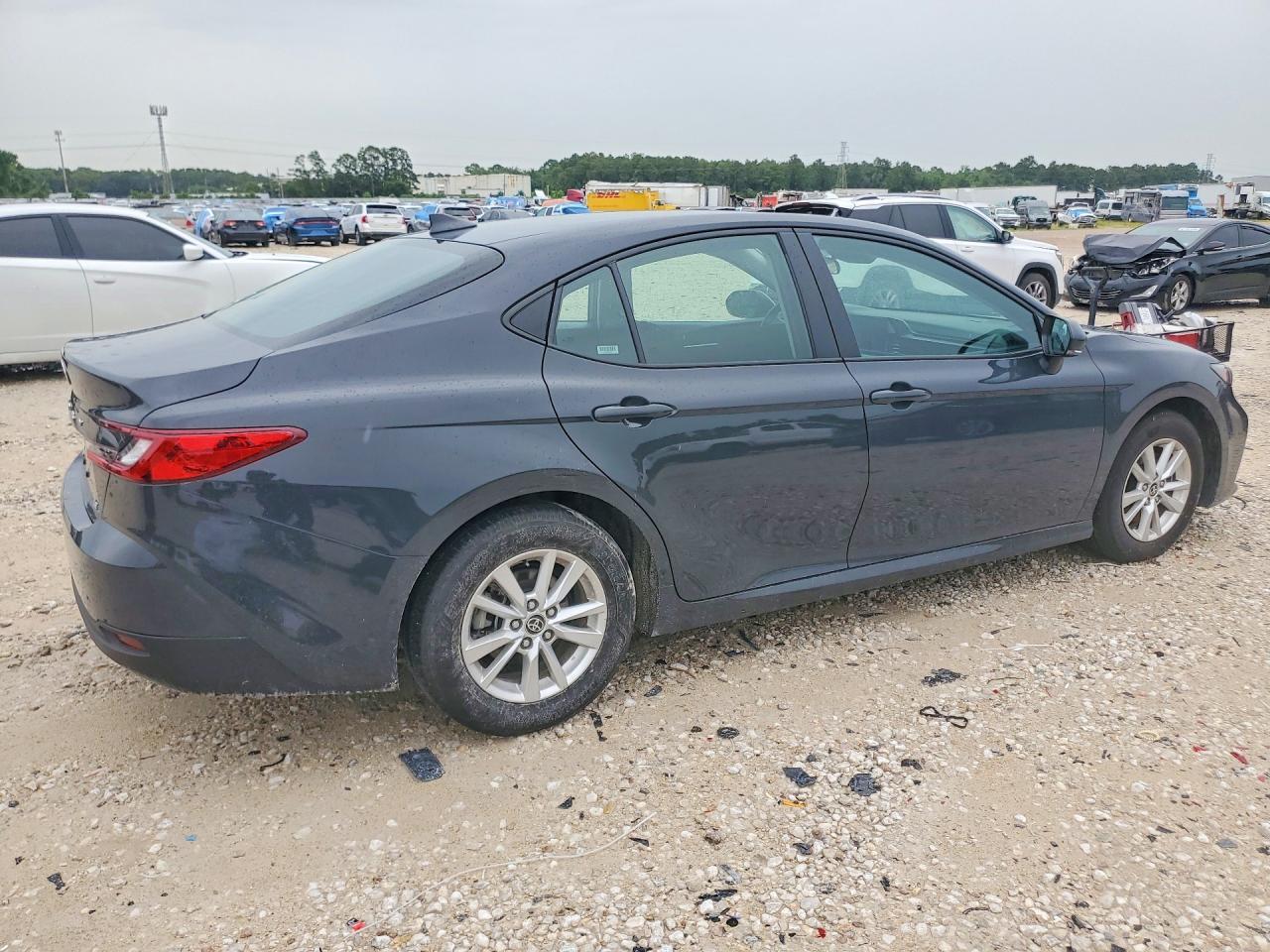 2025 Toyota Camry Le - Фото 3