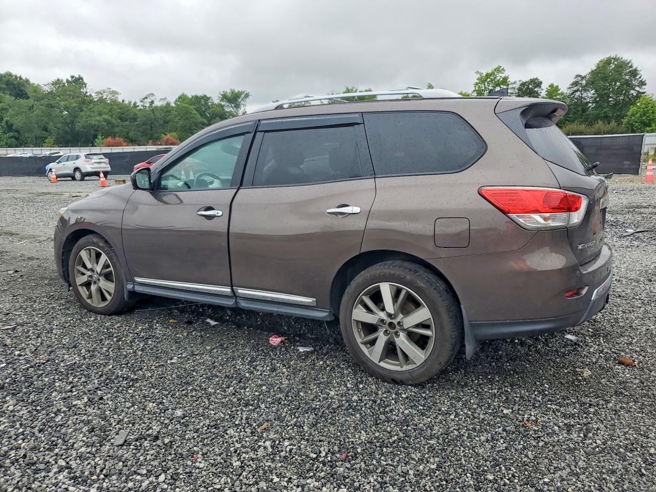 2015 Nissan Pathfinder - Фото 2
