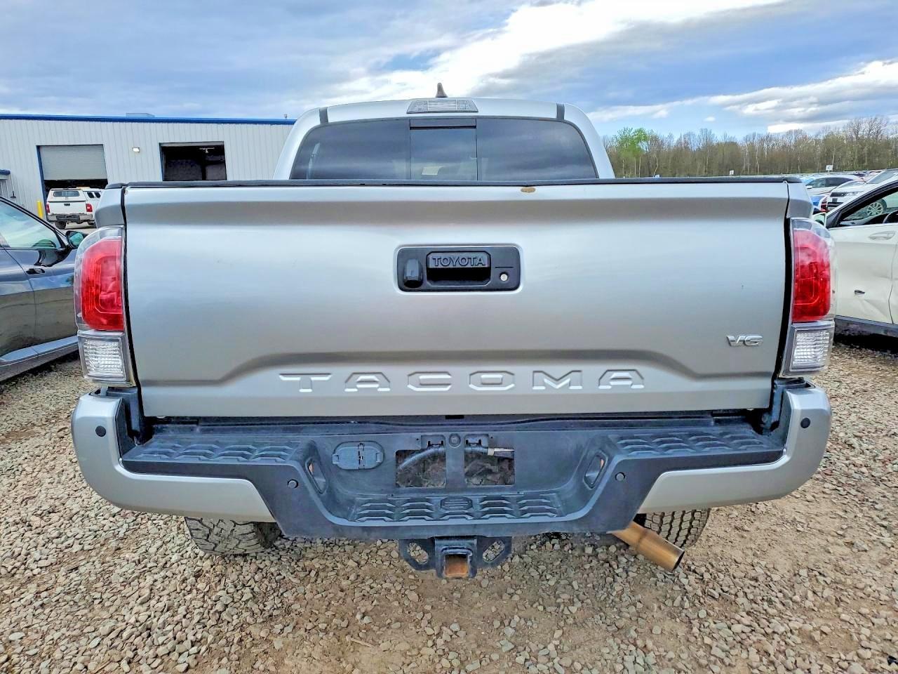 2022 Toyota Tacoma Double Cab - Image 6
