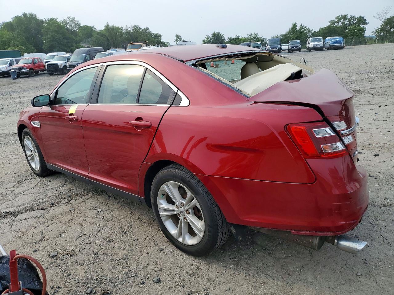 2015 Ford Taurus Sel - Image 2