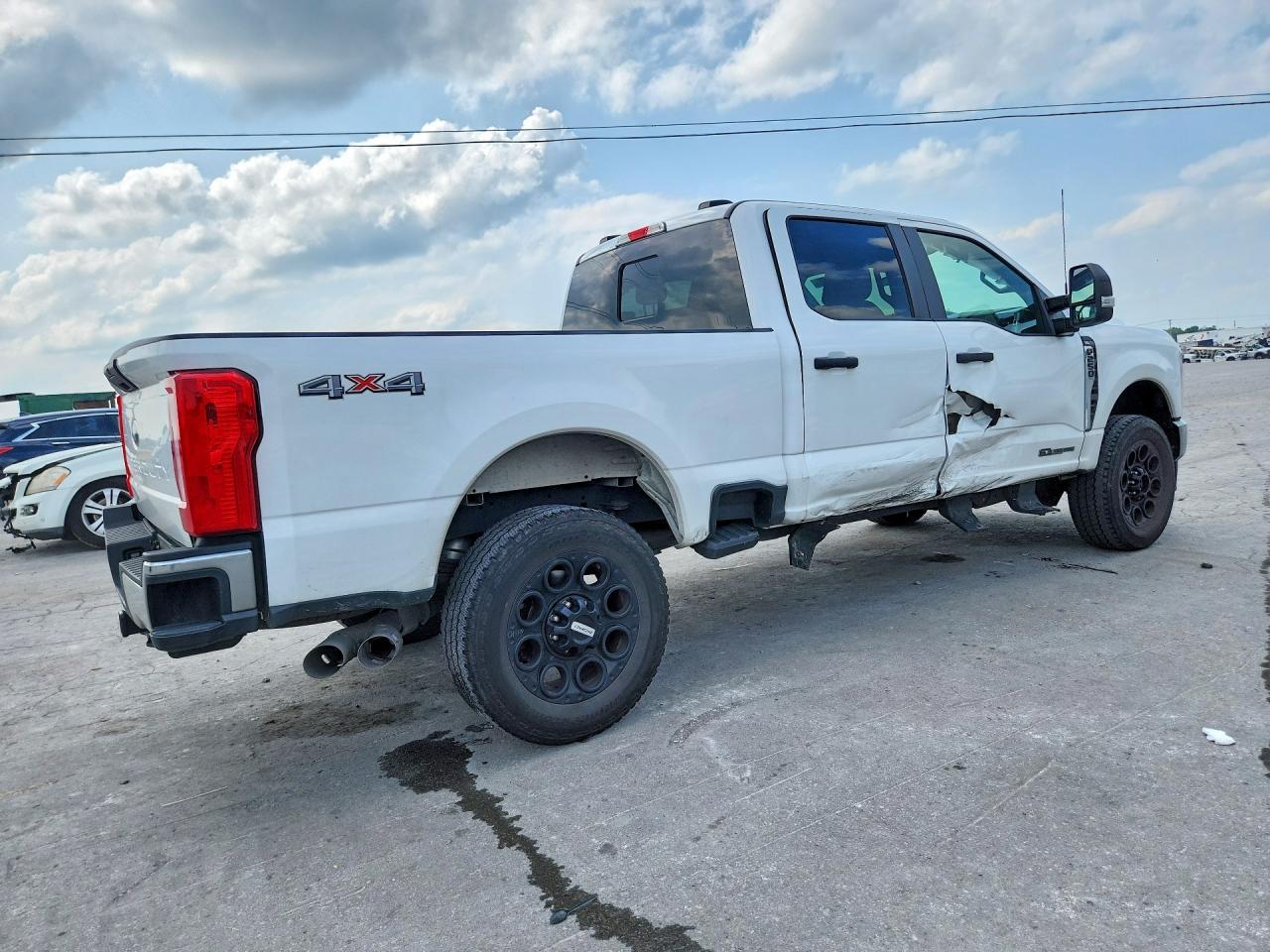 2024 Ford F250 Super Duty - Фото 3