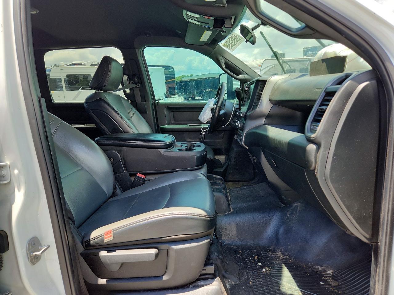 2022 Ram 3500 Tradesman - Фото 5