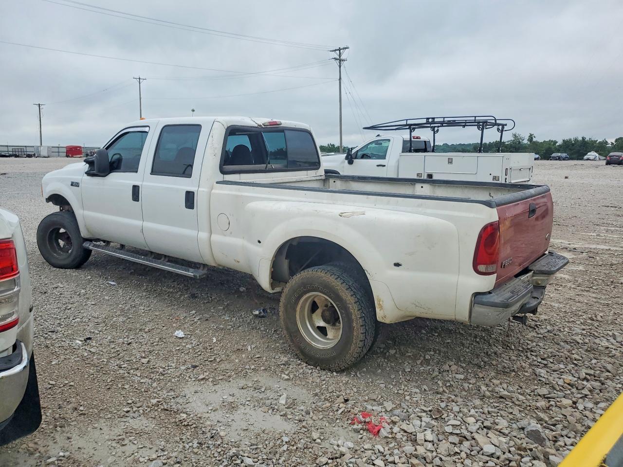 1999 Ford F350 Super Duty - Image 2