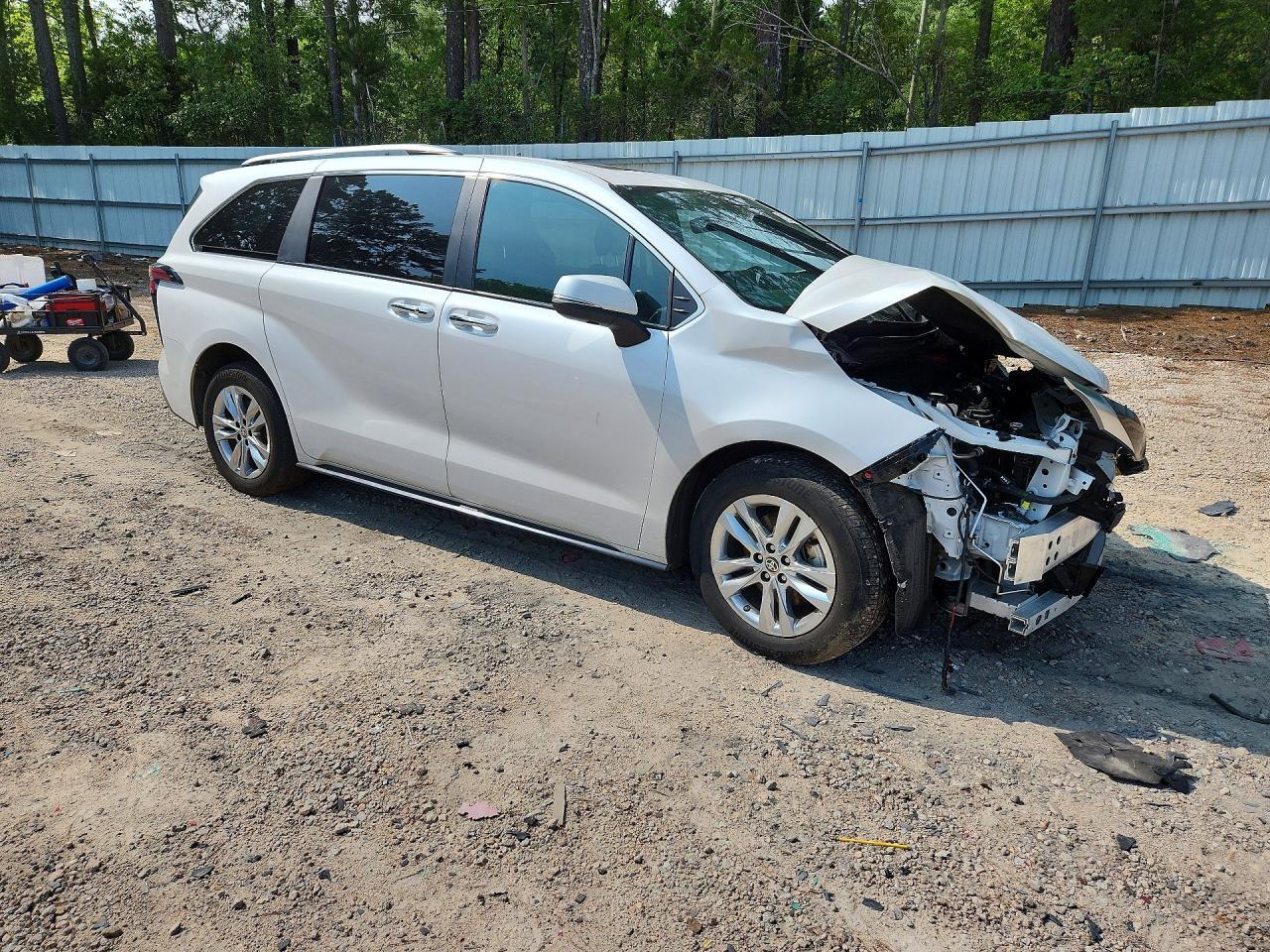2025 Toyota Sienna Limited 7-Passenger - Фото 4