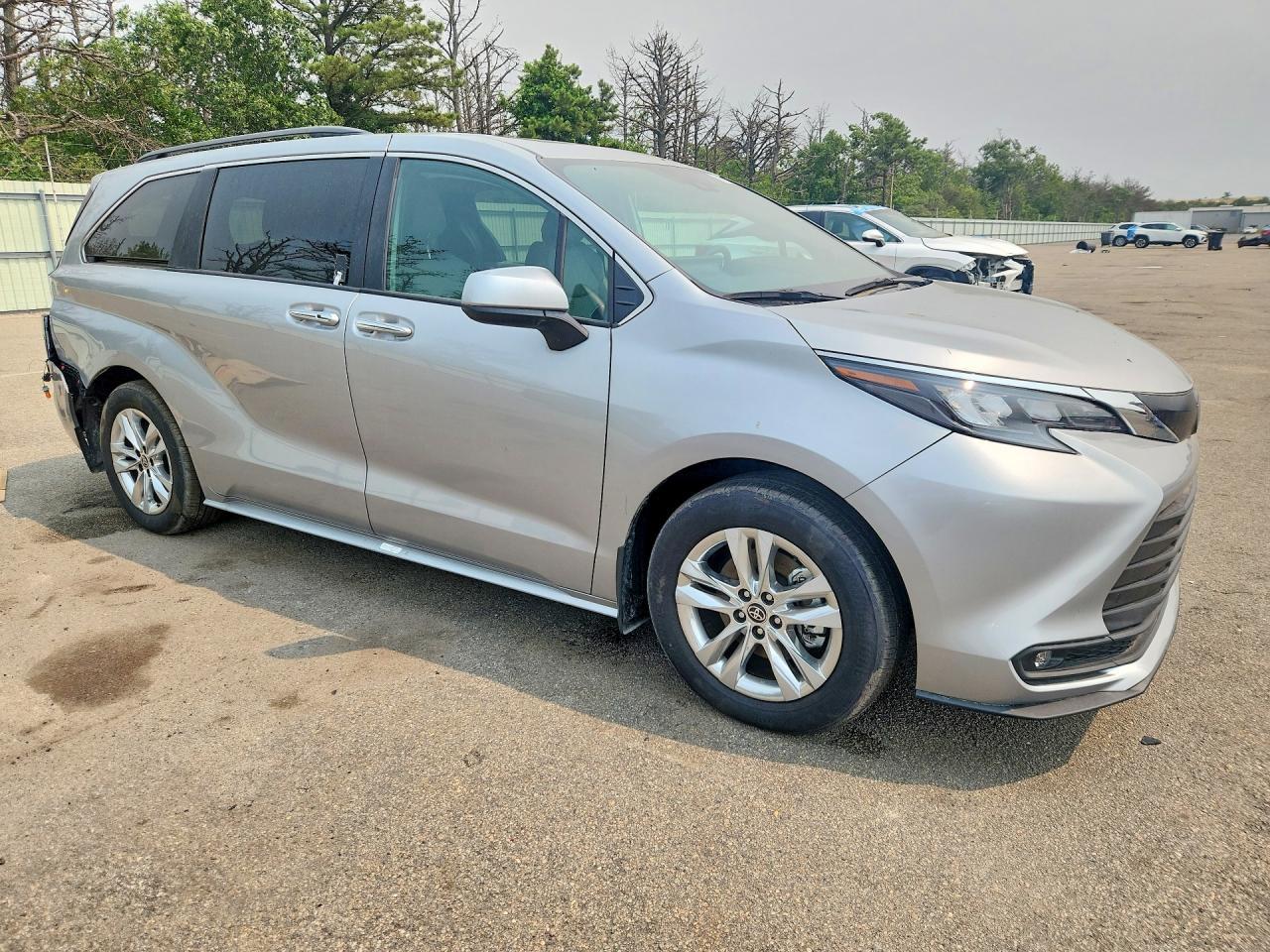 2025 Toyota Sienna Xle 7-Passenger - Фото 4