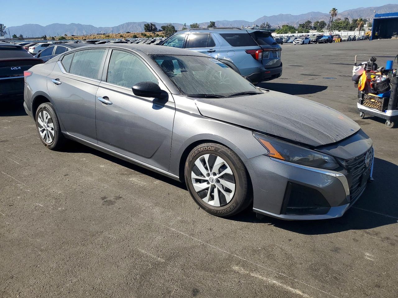 2025 Nissan Altima S - Image 4