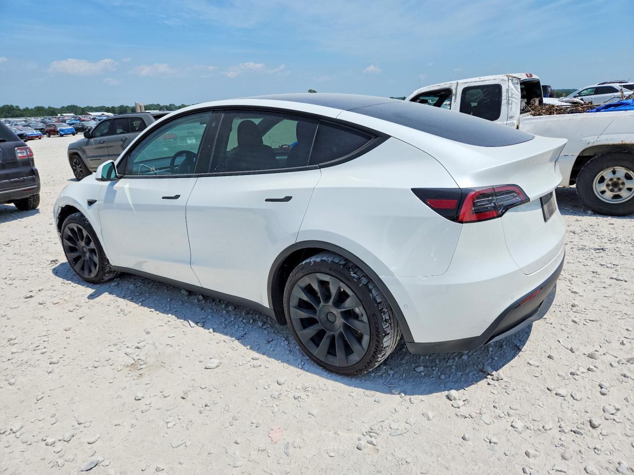 2022 Tesla Model Y - Image 2