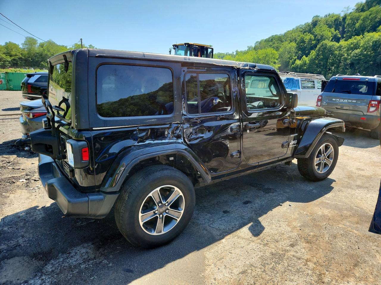 2023 Jeep Wrangler Sahara - Фото 3