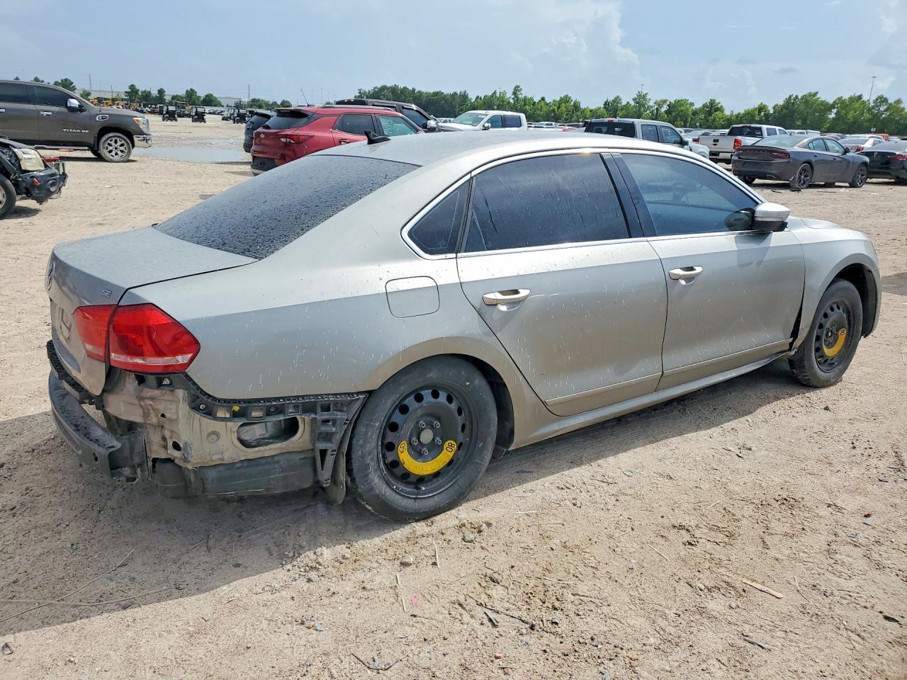 2014 Volkswagen Passat Se - Image 3