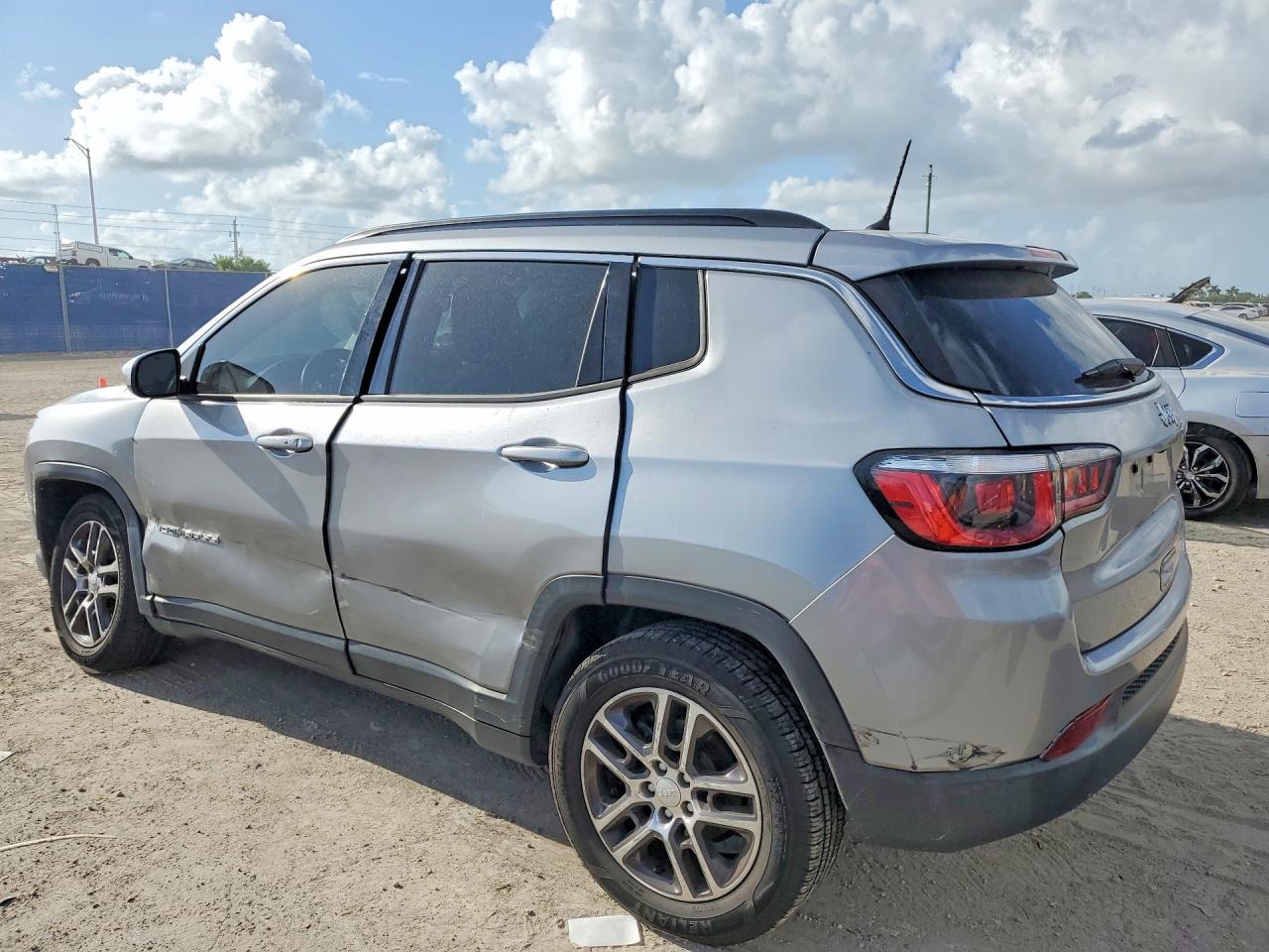 2018 Jeep Compass Latitude - Фото 2