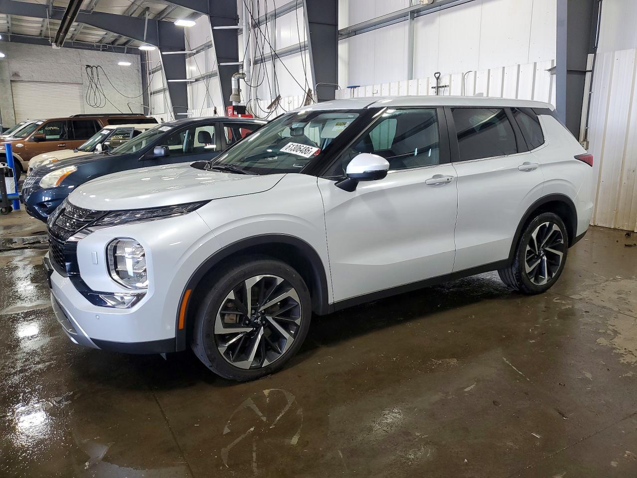 2023 Mitsubishi Outlander Se
