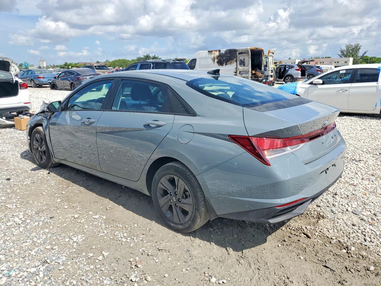 2022 Hyundai Elantra Sel - Фото 2