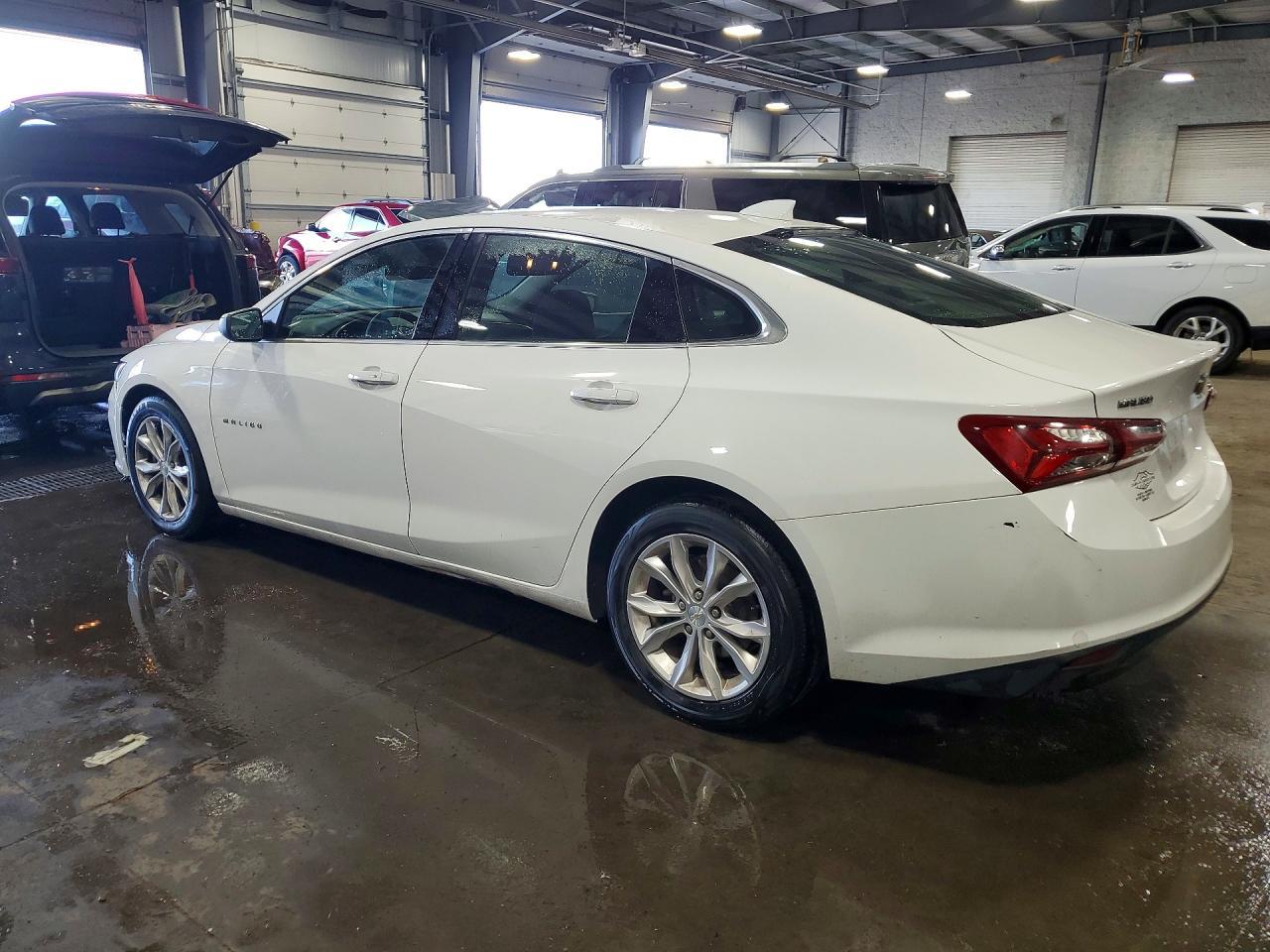 2019 Chevrolet Malibu Lt - Image 2