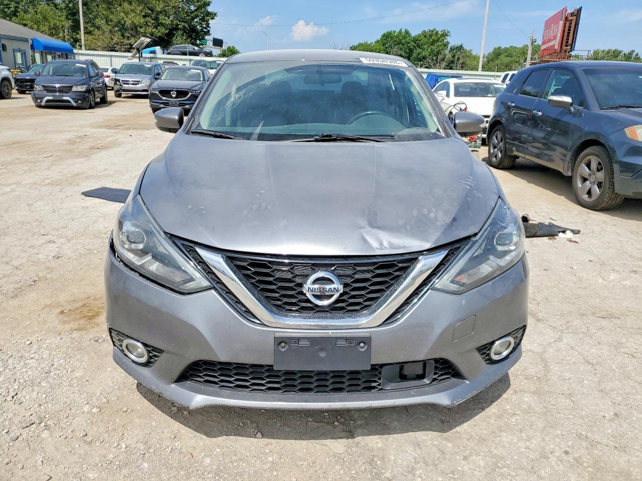 2019 Nissan Sentra Sr - Image 5