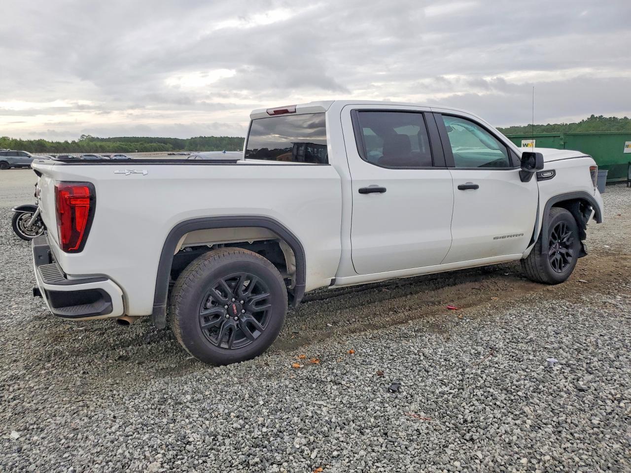 2025 GMC Sierra K1500 - Image 3
