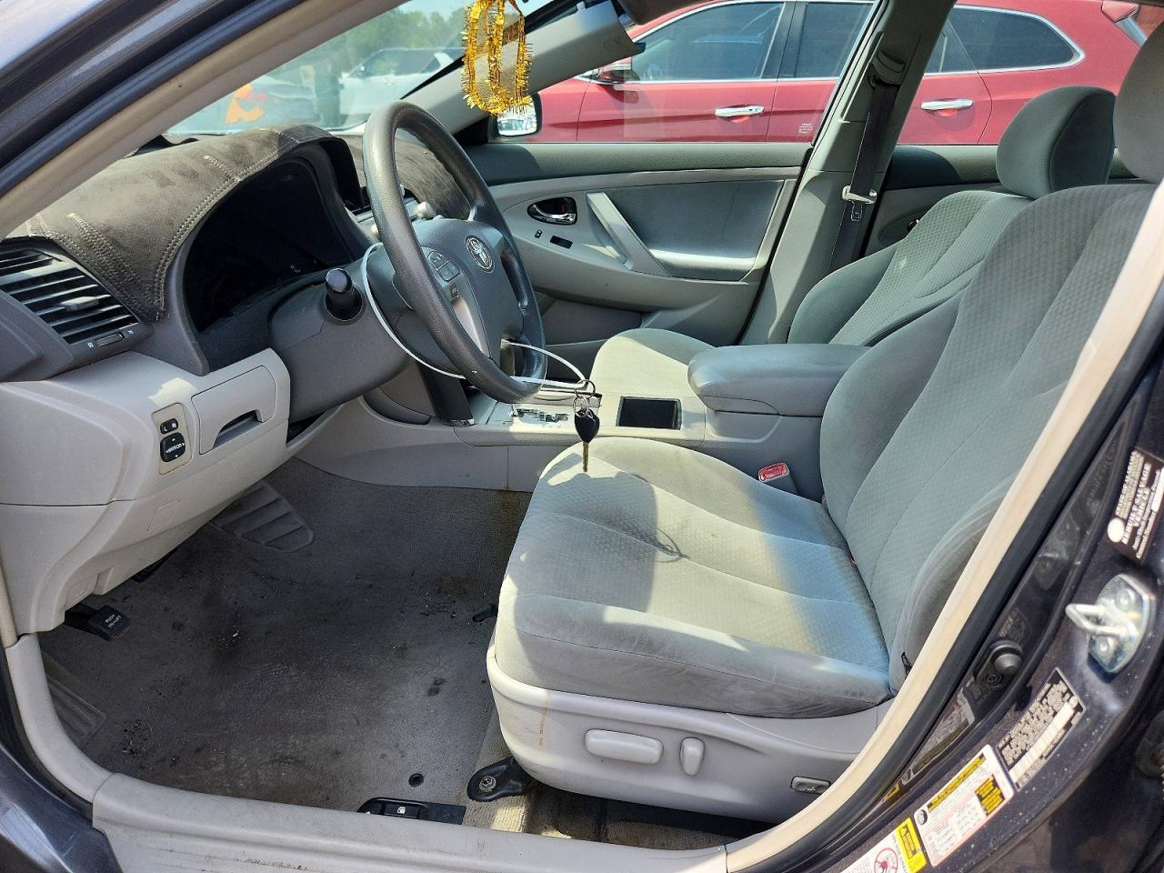 2009 Toyota Camry Le - Image 7