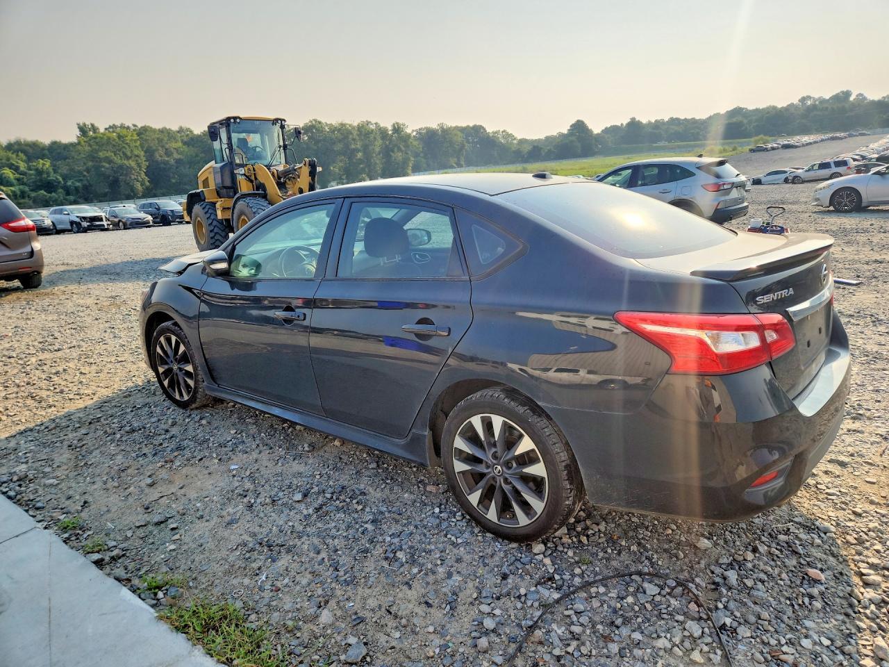 2016 Nissan Sentra Sr - Фото 2