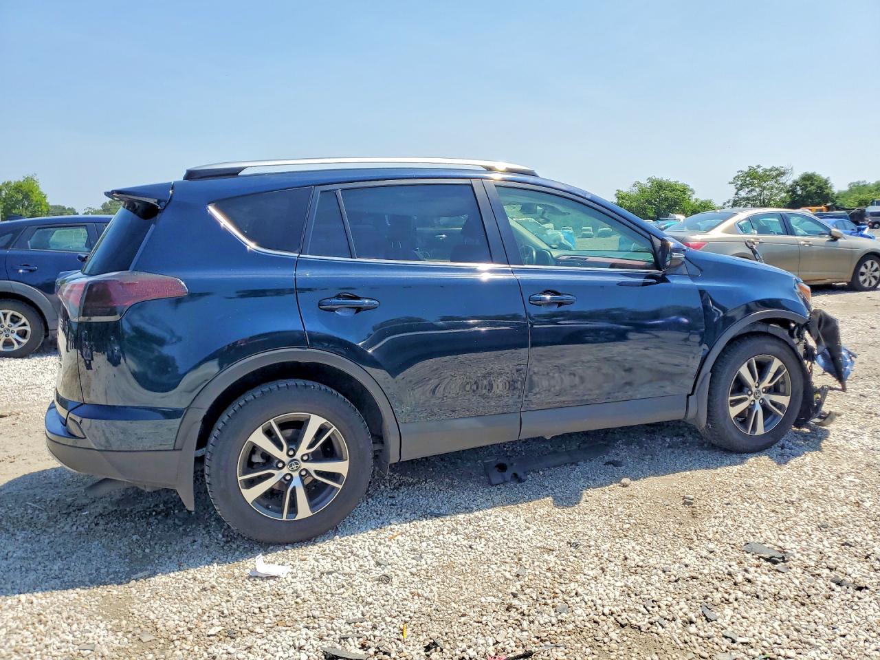 2017 Toyota Rav4 Xle - Фото 3