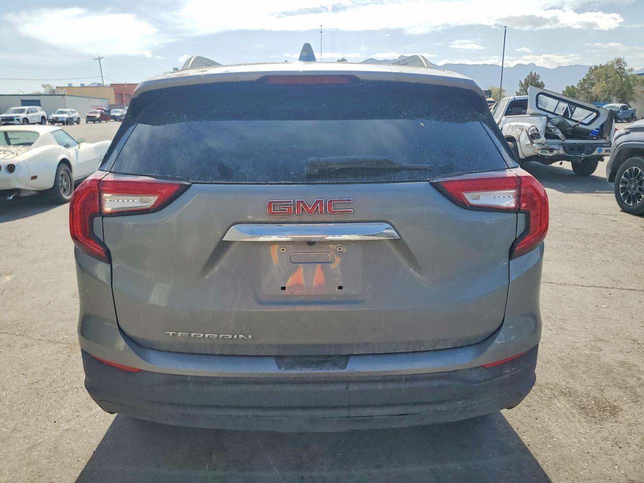 2023 GMC Terrain - Image 6