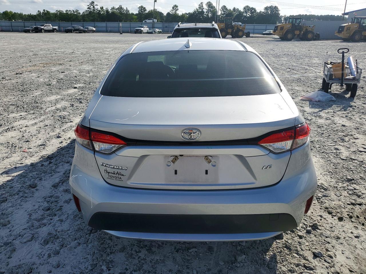 2022 Toyota Corolla Le - Image 6