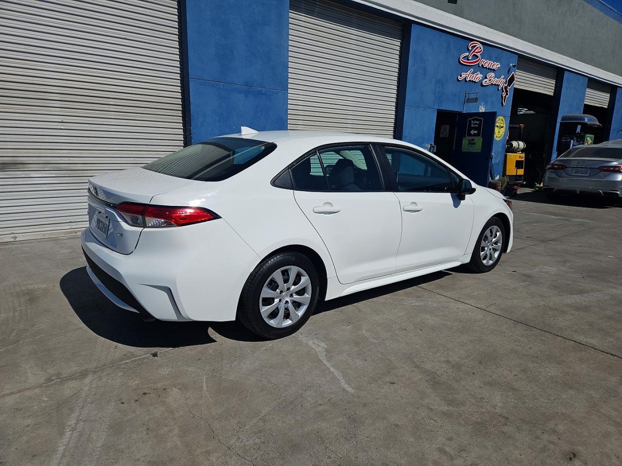 2021 Toyota Corolla Le - Фото 4