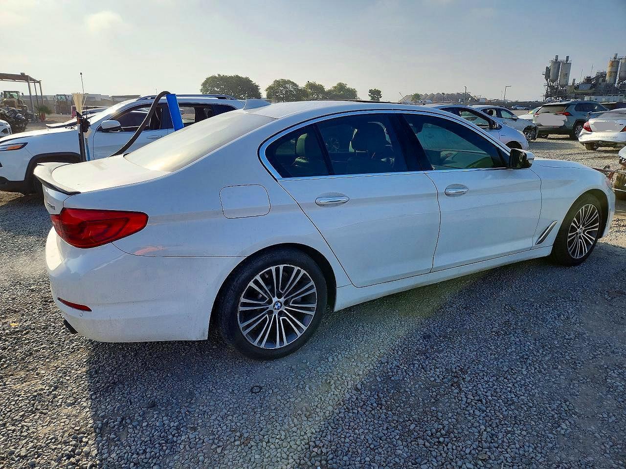 2017 BMW 530 I - Image 3