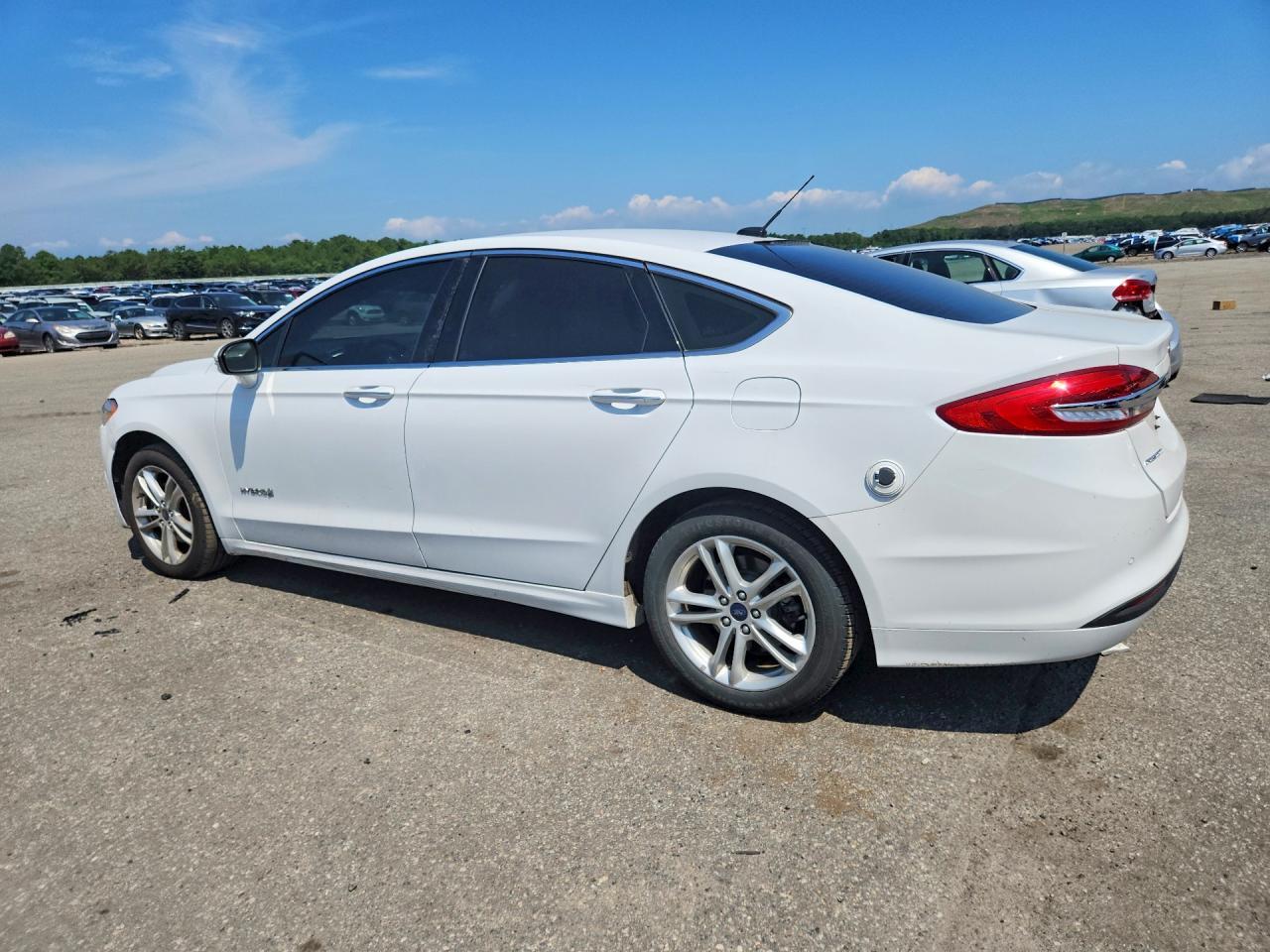 2018 Ford Fusion Se Hybrid - Image 2
