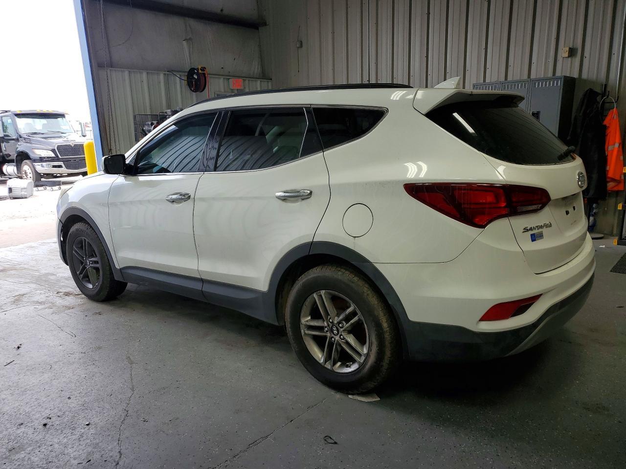 2017 Hyundai Santa Fe Sport 2.4L - Image 2