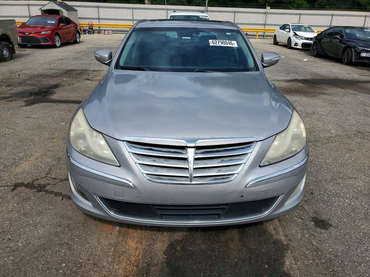 2013 Hyundai Genesis 3.8L - Фото 5