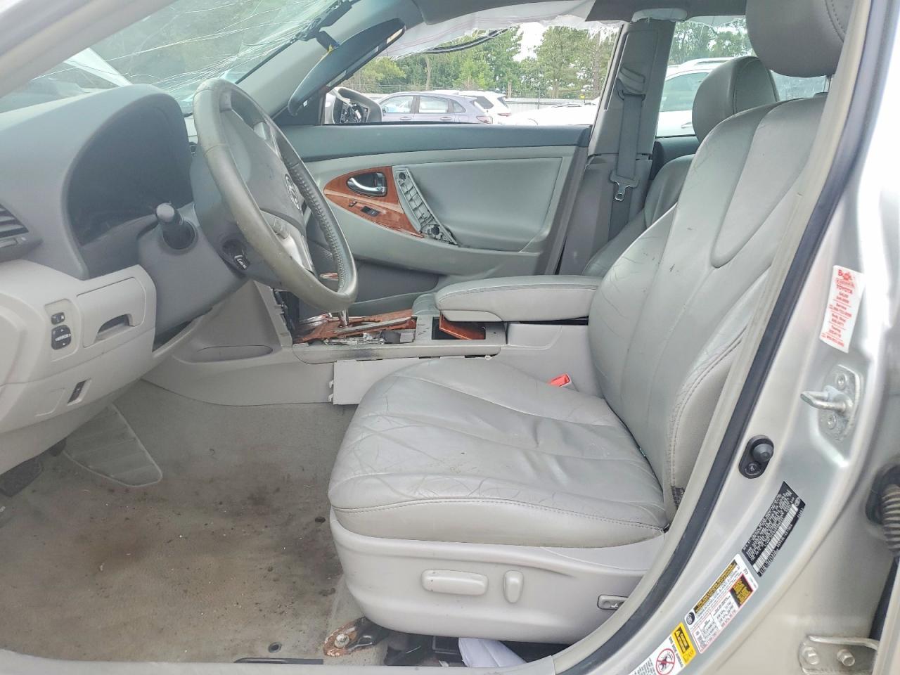 2010 Toyota Camry Xle - Image 7