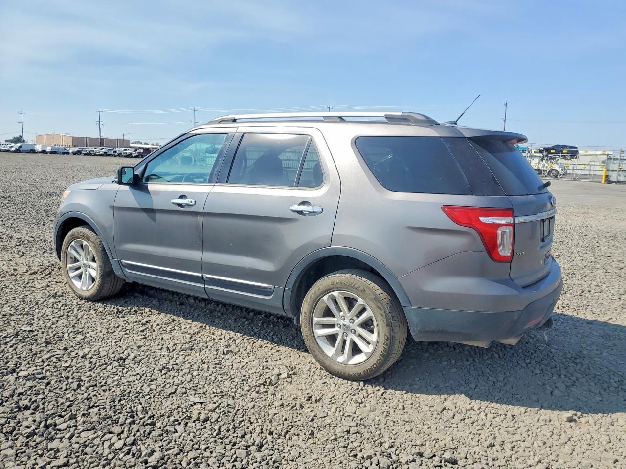 2011 Ford Explorer Xlt - Фото 2