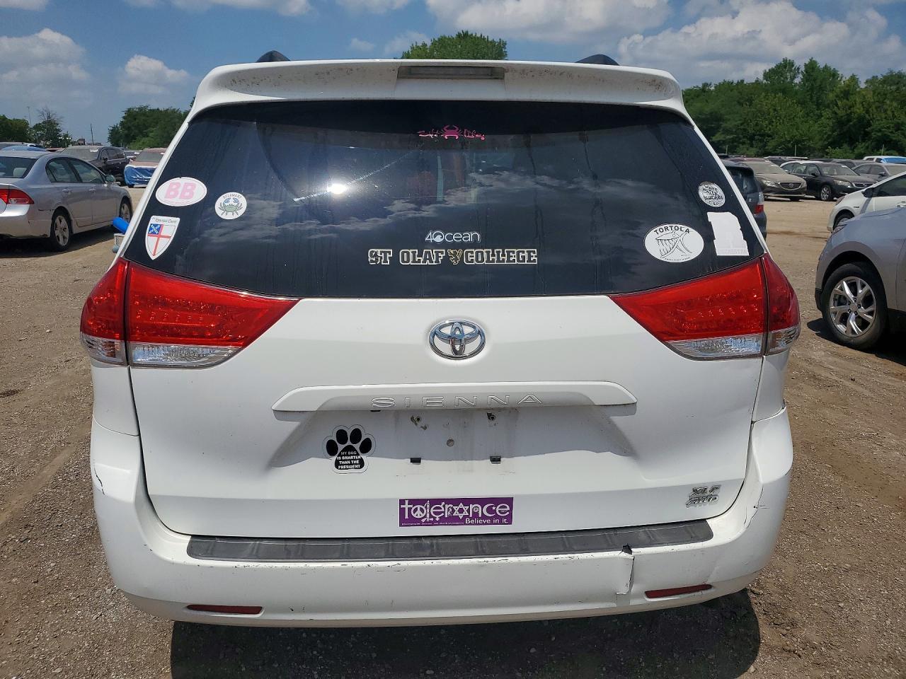 2011 Toyota Sienna Xle 7-Passenger - Фото 6
