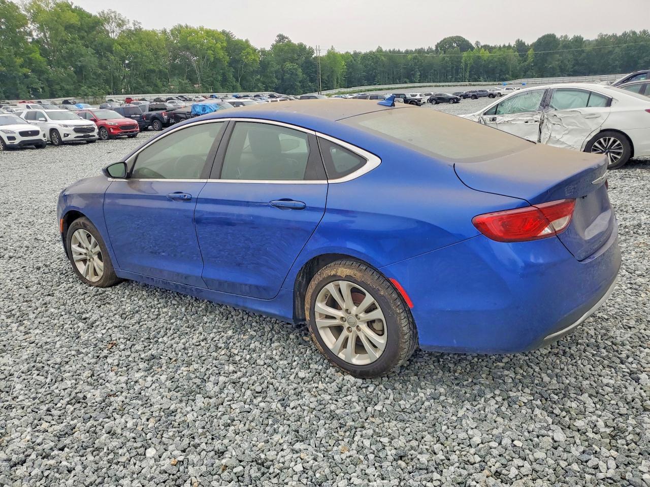 2016 Chrysler 200 Limited - Image 2