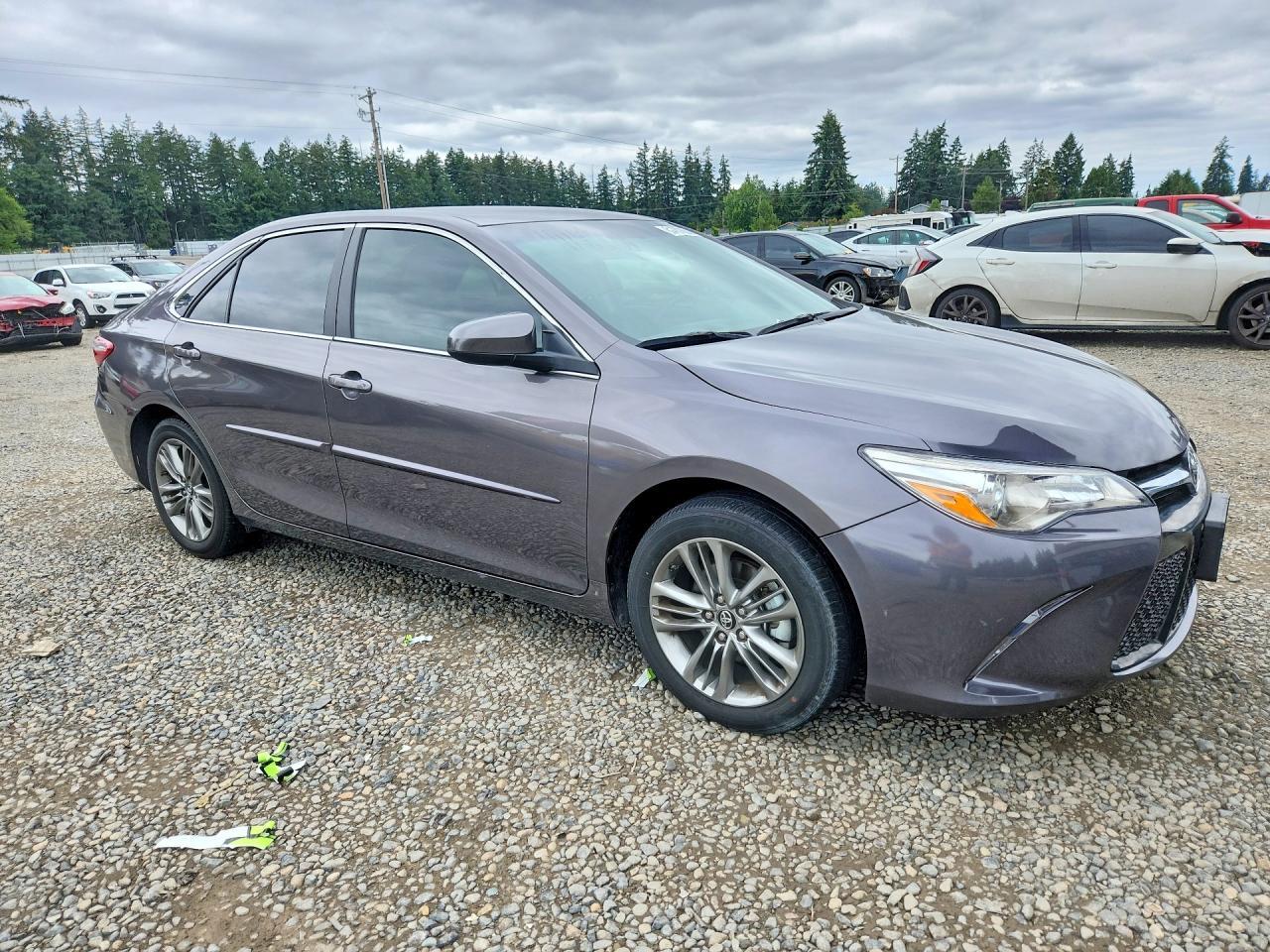 2017 Toyota Camry Se - Фото 4