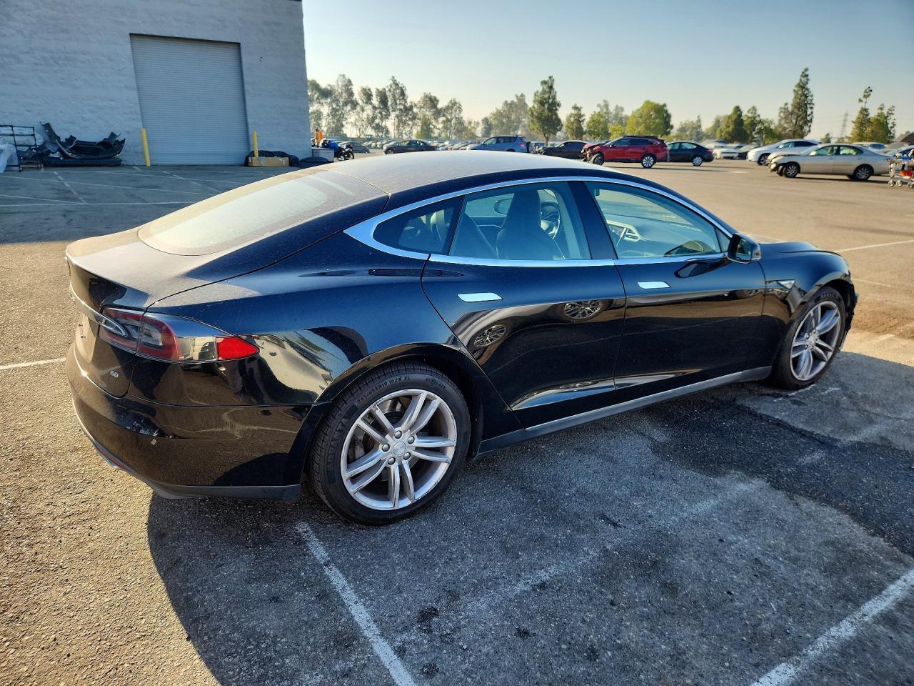 2014 Tesla Model S - Фото 3