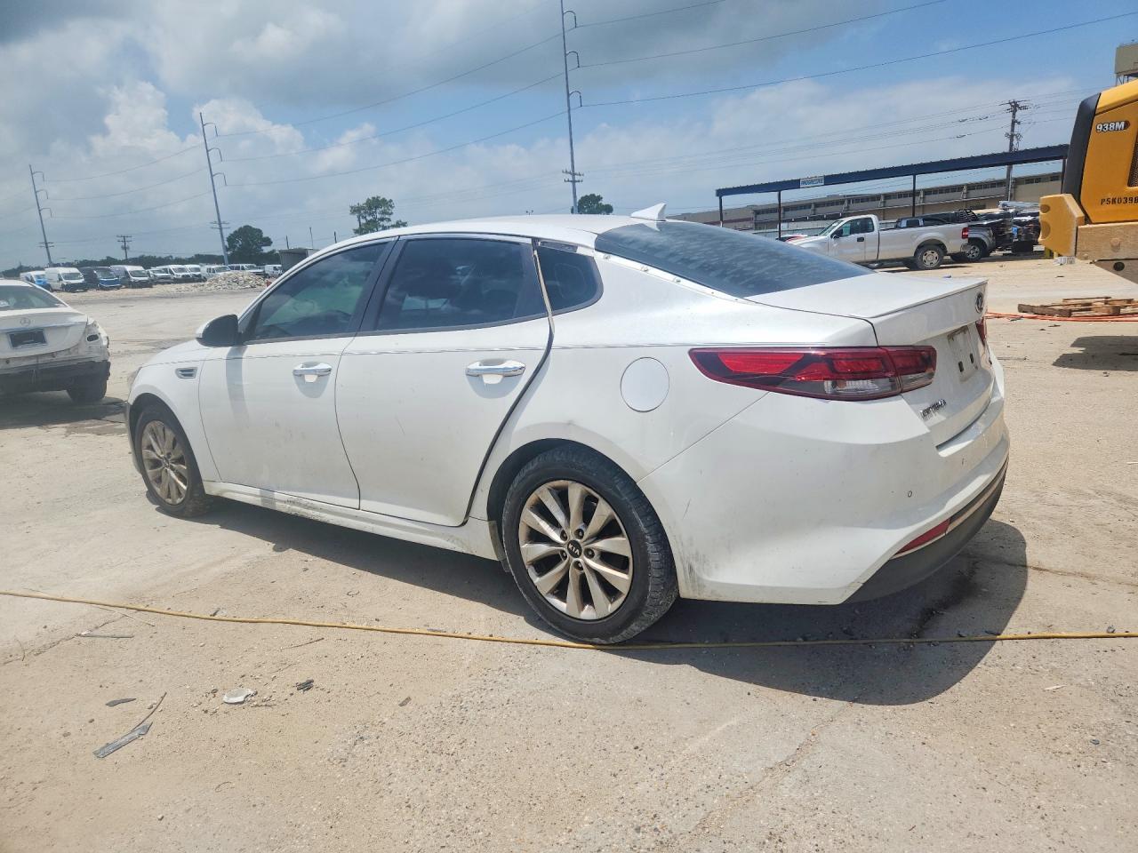 2018 Kia Optima S - Фото 2
