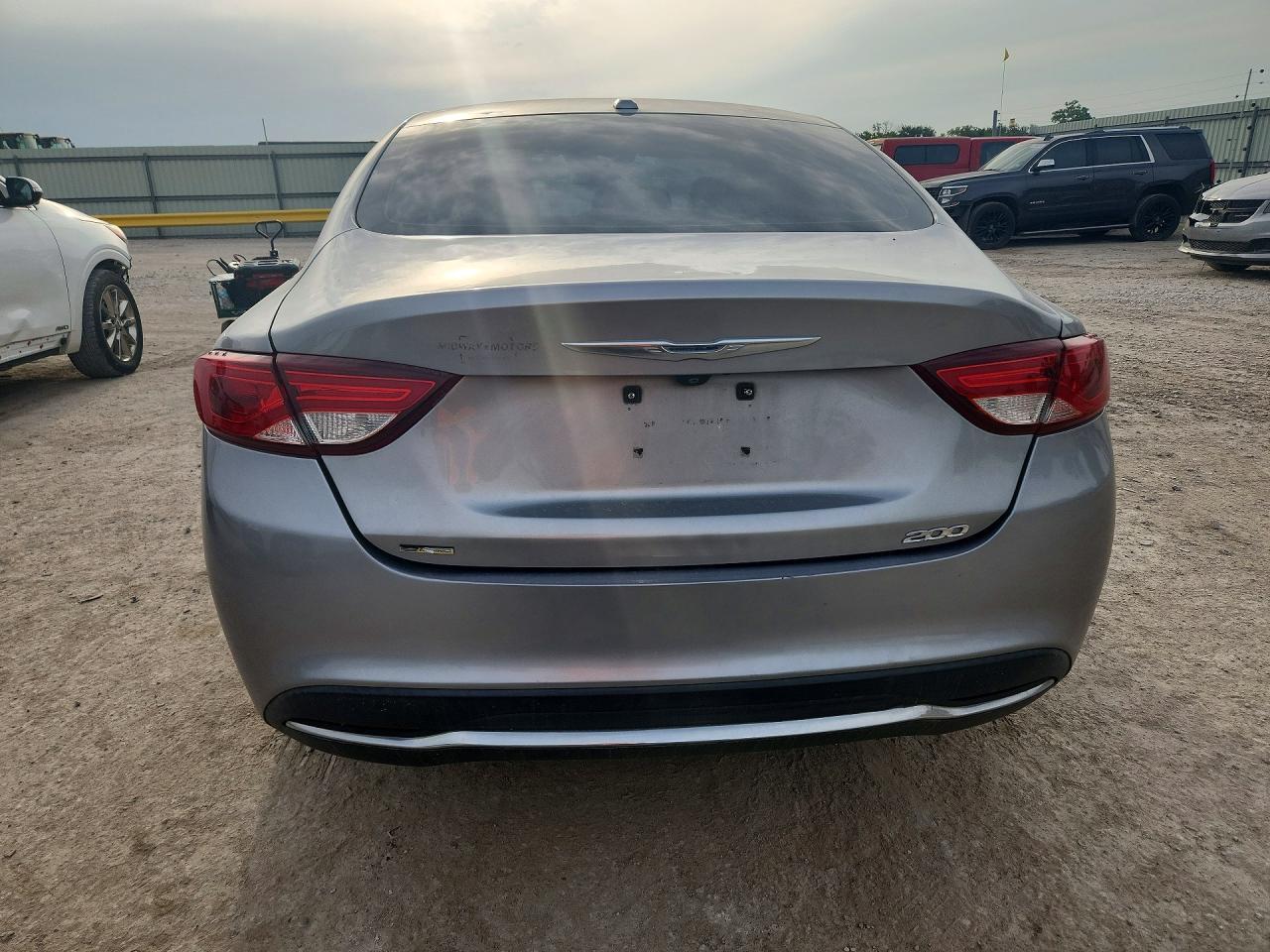 2015 Chrysler 200 Limited - Image 6