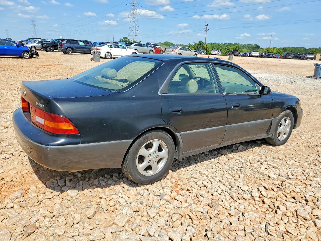 1999 Lexus Es 300 - Image 3