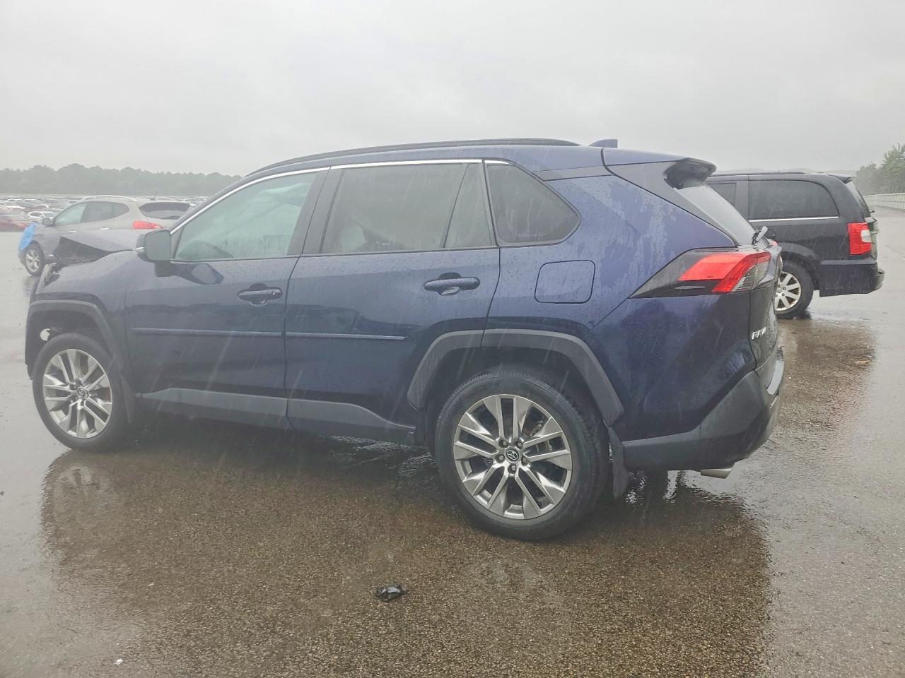 2020 Toyota Rav4 Xle Premium - Фото 2