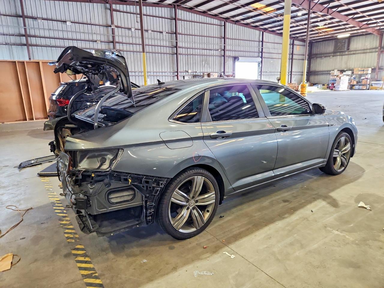 2019 Volkswagen Jetta S/Se/R-Line - Фото 3