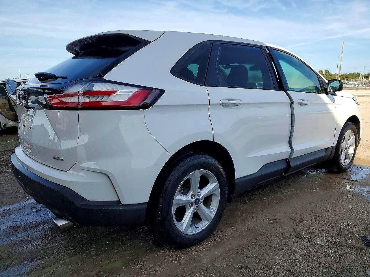 2020 Ford Edge Se - Image 3