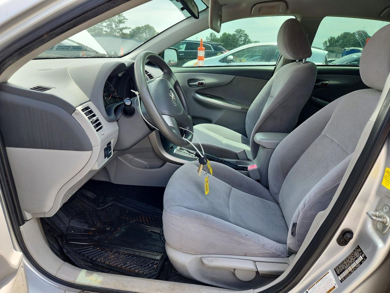 2010 Toyota Corolla Le - Фото 7