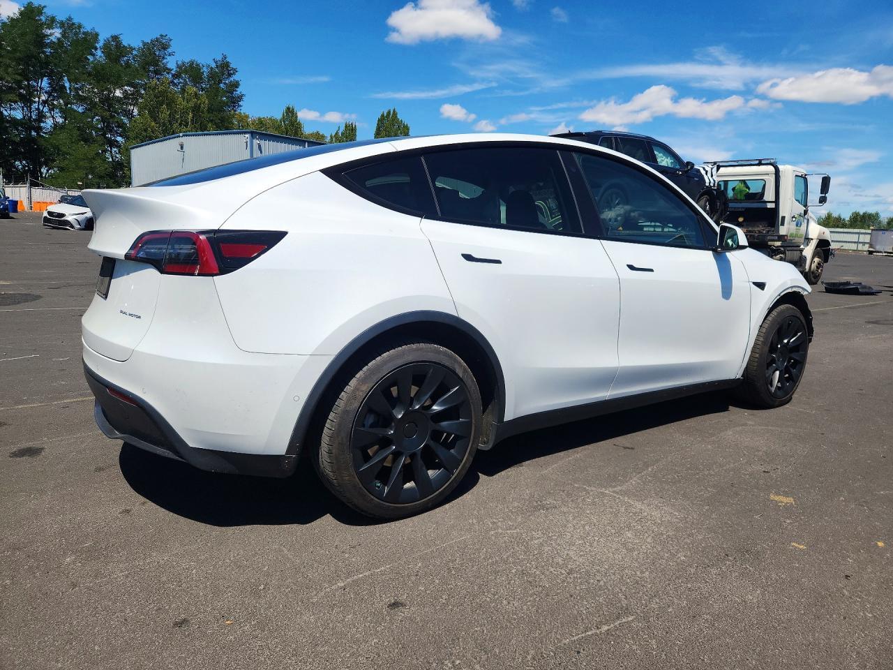 2022 Tesla Model Y - Image 3