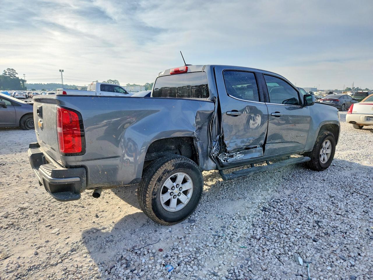 2020 Chevrolet Colorado - Фото 3