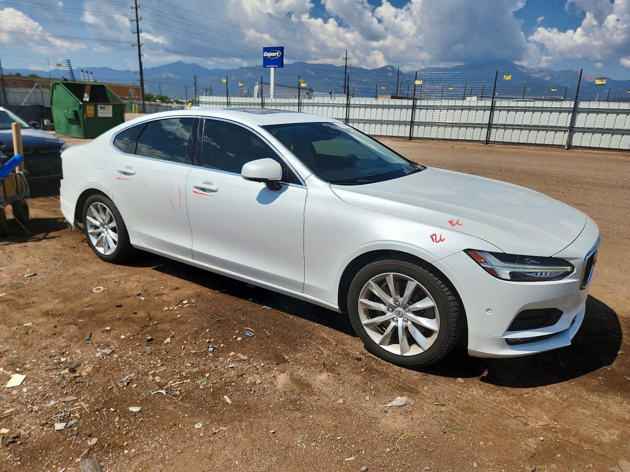 2017 Volvo S90 T6 Momentum - Фото 4